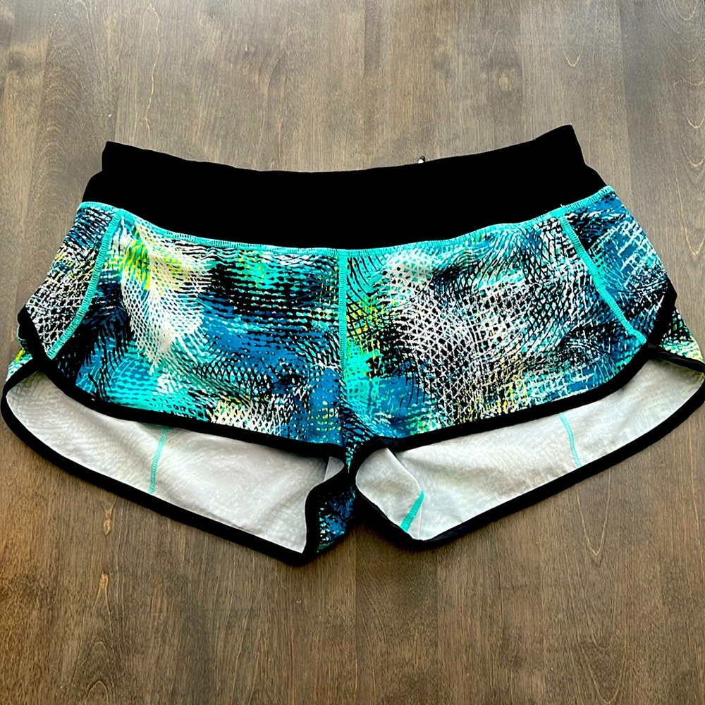 RARE Lululemon Seawheeze Shorts Size 8